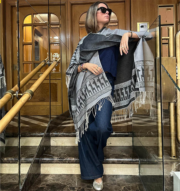 Poncho capa reversible Gris Julunggul