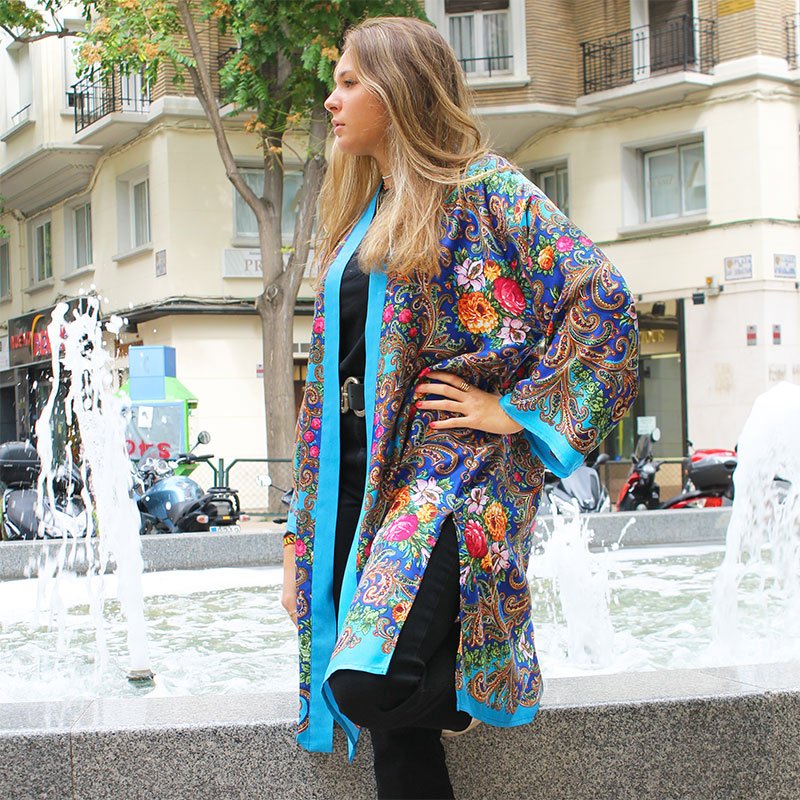 kimono mujer azul turquesa flores fucsia julunggul 3