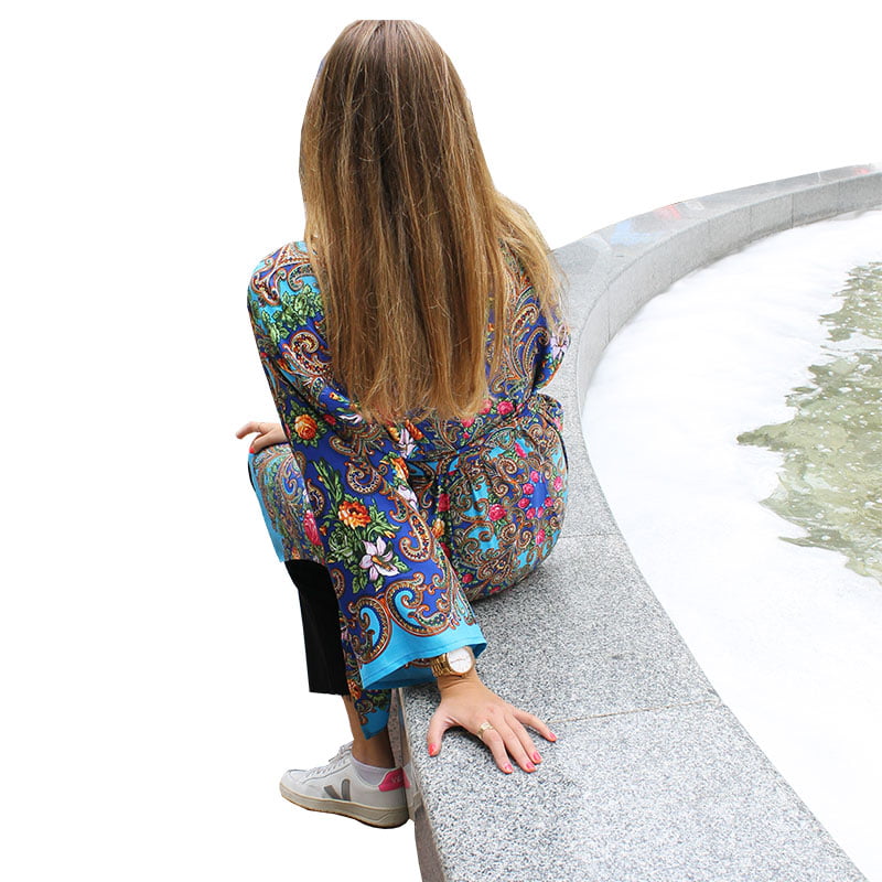 kimono mujer azul turquesa flores fucsia julunggul