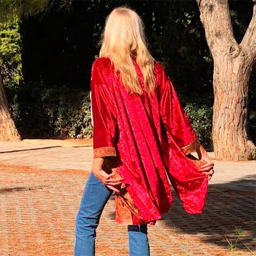 kimono de terciopelo rojo y seda de julunggul 7