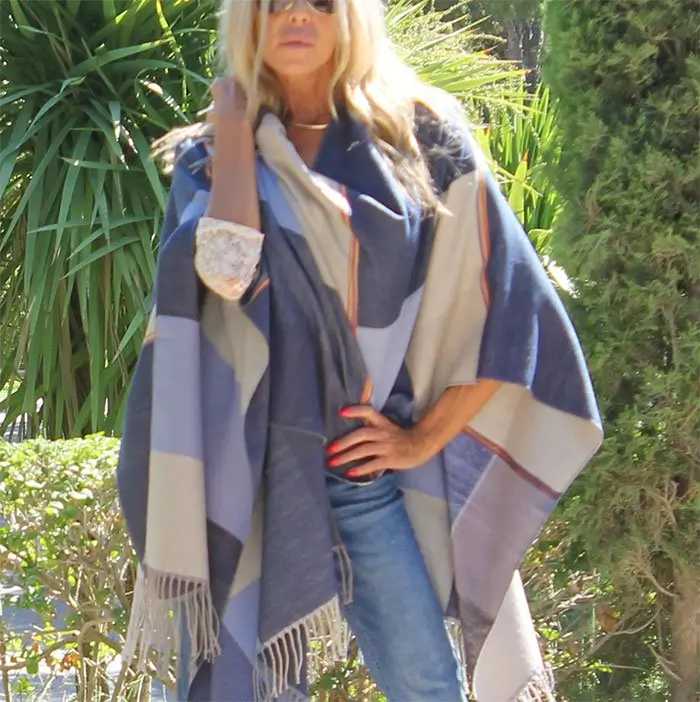 poncho de cuadros azul de julunggul