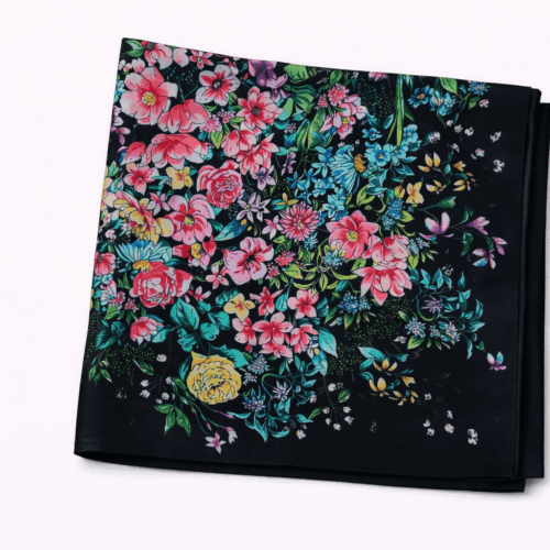Pañuelo de semi seda de mujer negro con flores 90x90 cm Julunggul