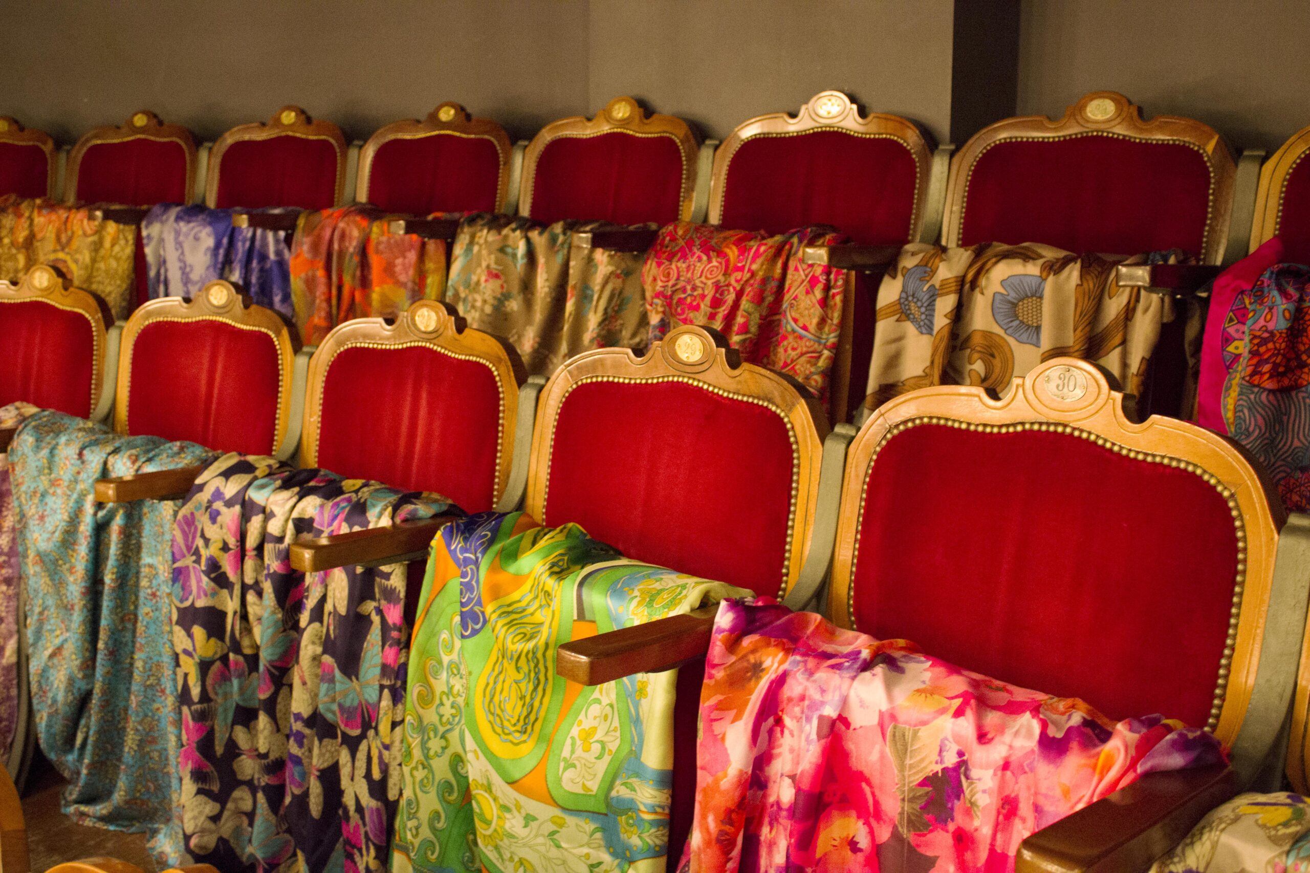 Fulares de seda de mujer y echarpes reversibles, estampados exclusivos Julunggul