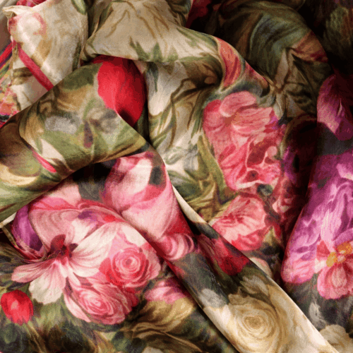 Fular de seda natural estampado camel y flores moradas Julunggul