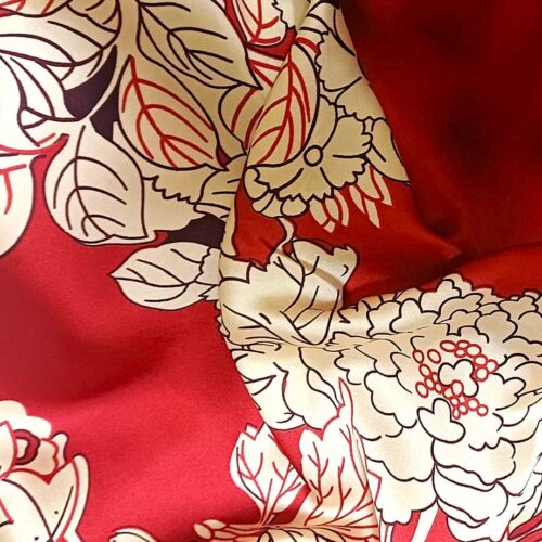 Fular de semiseda estampado rojo y flores beige Julunggul