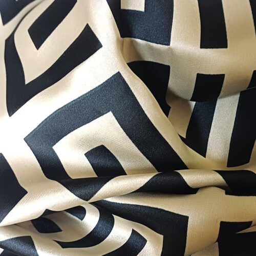 Fular de semiseda estampado geometrico beige y negro Julunggul