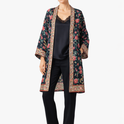Kimono de semiseda negro con flores y cenefas Julunggul